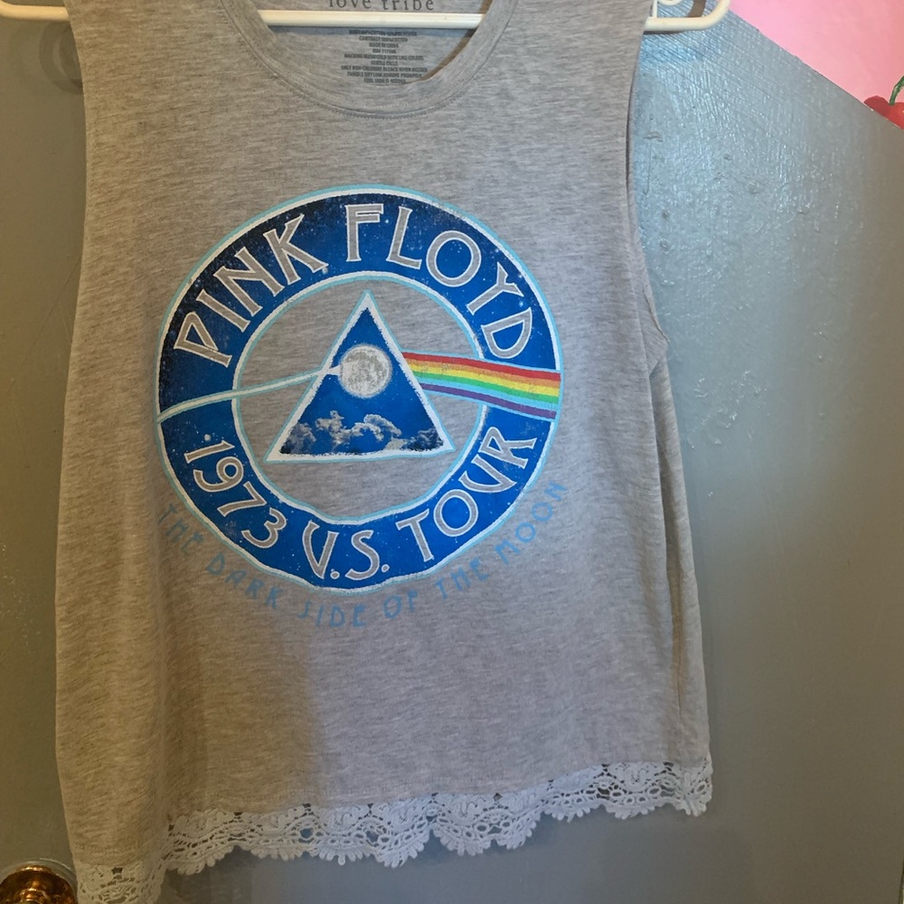 grey, thick strapped tank top with light blue laced bottem